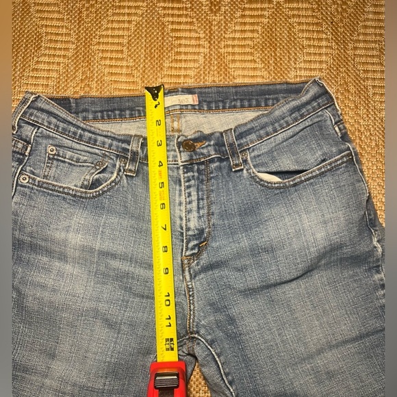 Levi's Women's Straight Leg 505 Denim Jeans, Medium Wash, Size 8 Short - Picture 7 of 8